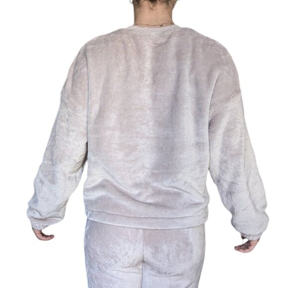 H&M Beige Fluffy Long Sleeve Pajama Top Women Size Medium - Picture 3 of 9